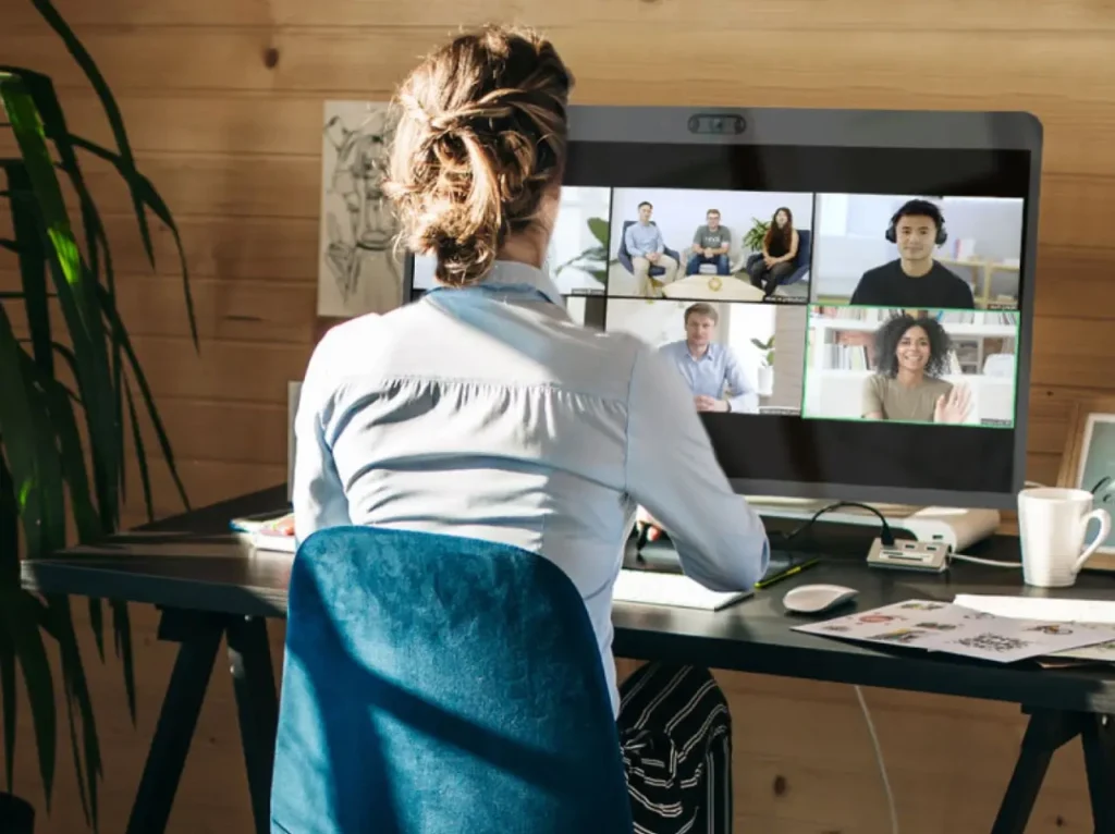 how to manage remote teams